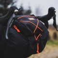 Torba na kierownice Restrap Bar Bag, S, czarno/pomarańczowa