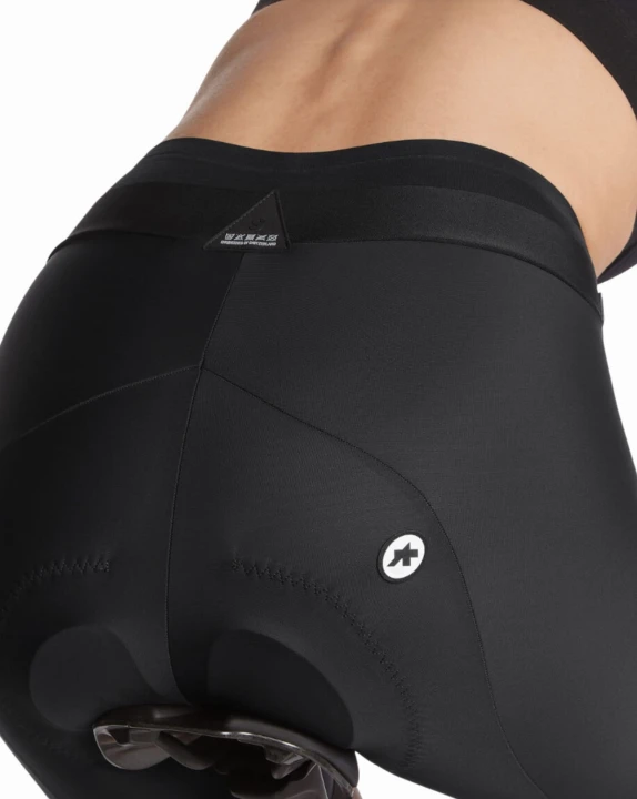 Spodenki Assos Uma GT Half Shorts C2, Black Series, krótkie