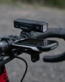 Lampka rowerowa Knog Blinder Pro 900, przednia