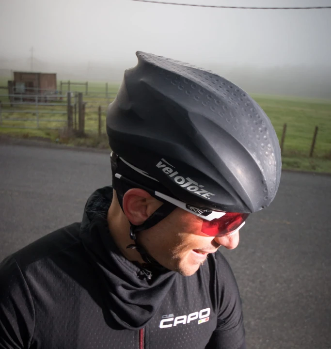 Ochraniacz na kask VeloToze, czarny
