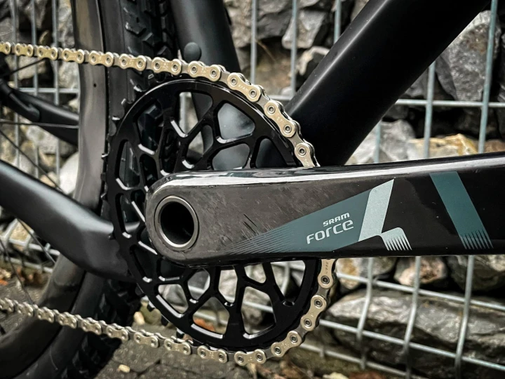 Rower Rondo RUUT CF2, Sram Force 1x
