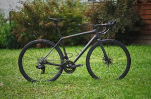 Rower S-Works Aethos Custom, Red AXS, Extralite CyberDisc 338T Tubular Berd