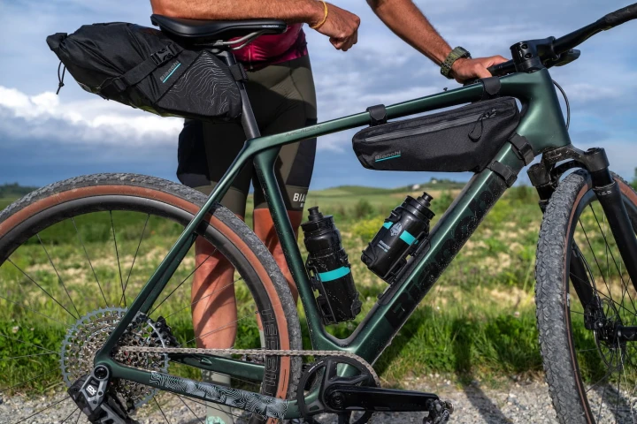 Rower gravelowy Bianchi Arcadex Pro 2024, Dark Forest, Apex:GX eTap AXS 1x129.jpg