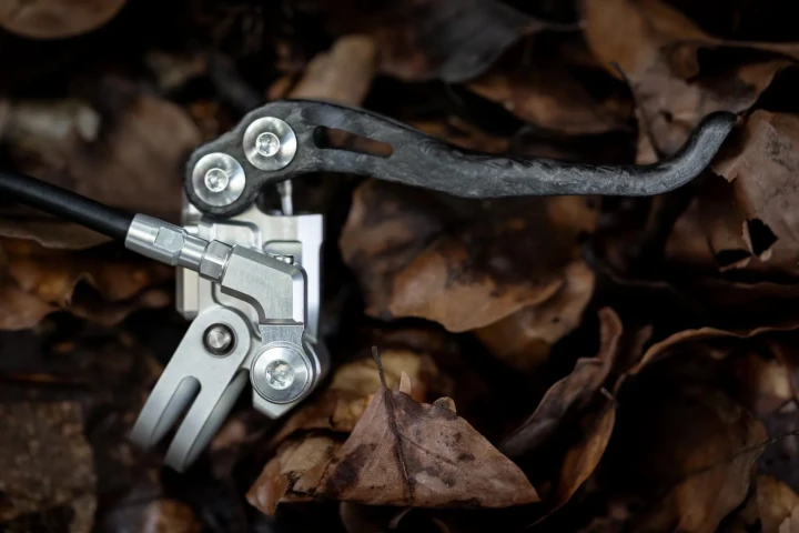Zestaw przód+tył klamka:hamulec Trickstuff Piccola Carbon Post Mount5.jpeg