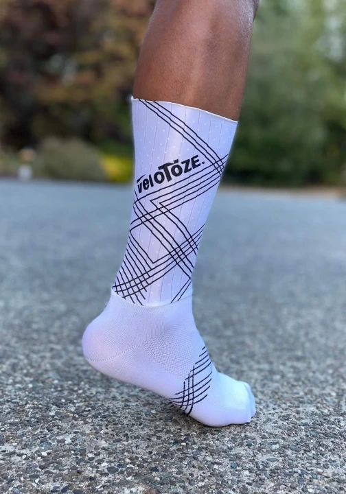 Skarpety kolarskie VeloToze Aero Socks, białe