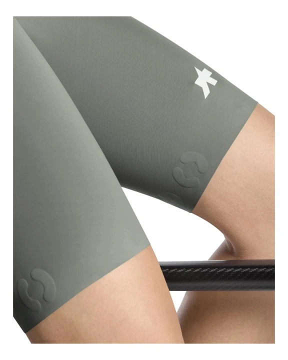 Spodenki Assos DYORA R S11 Edge Green_7.jpeg