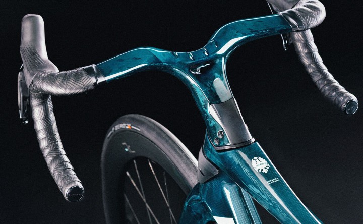 Rower szosowy Bianchi Oltre RC Dura-Ace Inked Dark Celeste/Carbon UD Celeste Full Glossy