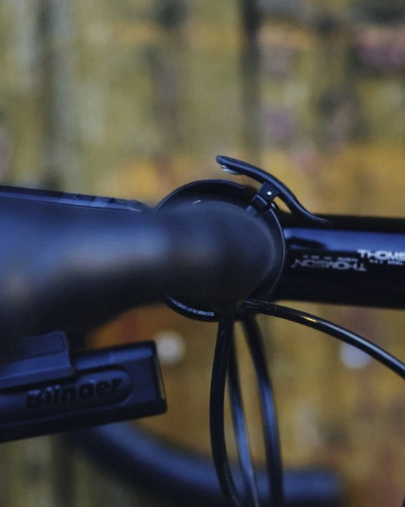 Dzwonek rowerowy Knog Oi Prima Antracytowy