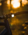 Przednia lampka rowerowa Knog Blinder Mini_2.webp