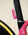 Tylna lampka rowerowa:do biegania Knog x EF Plus Ltd. Collection_7.webp