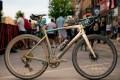 Torba na ramę Apidura Racing Bolt-On Top Tube Pack 1L_5.jpg