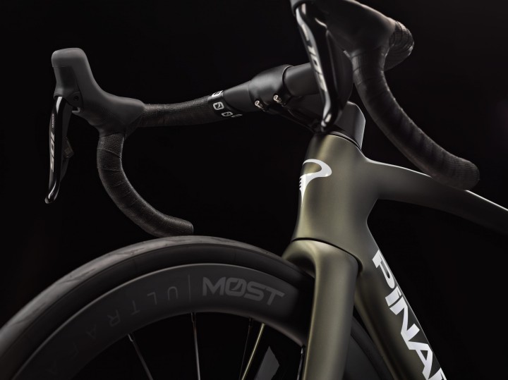 Rower szosowy Pinarello F5, 105 Di2, Etna Black Matt