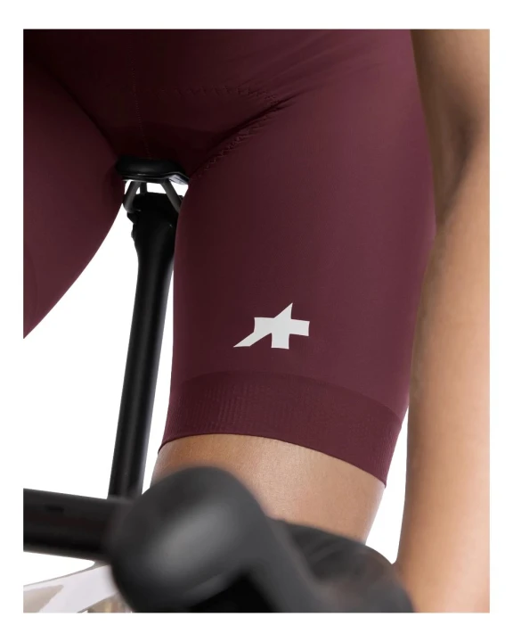 Spodenki kolarskie damskie Assos UMA GT S11 Bib Shorts Burgundy Red_3.jpeg