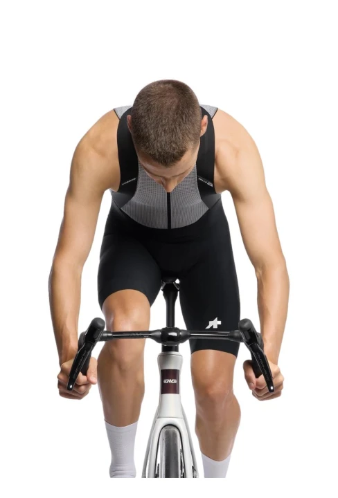 Spodenki kolarskie Assos MILLE GT S11 Bib Shorts Black Series_4.jpeg
