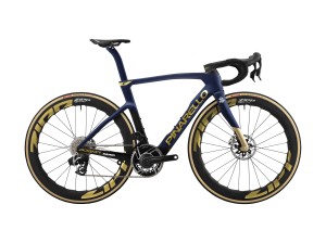 Rower szosowy Pinarello Dogma F, Red AXS, Team PQ3 Replica