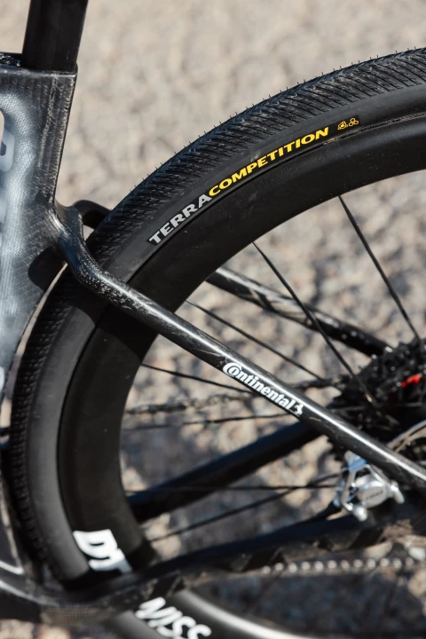 Opony gravelowe Continental Terra Competition.jpg