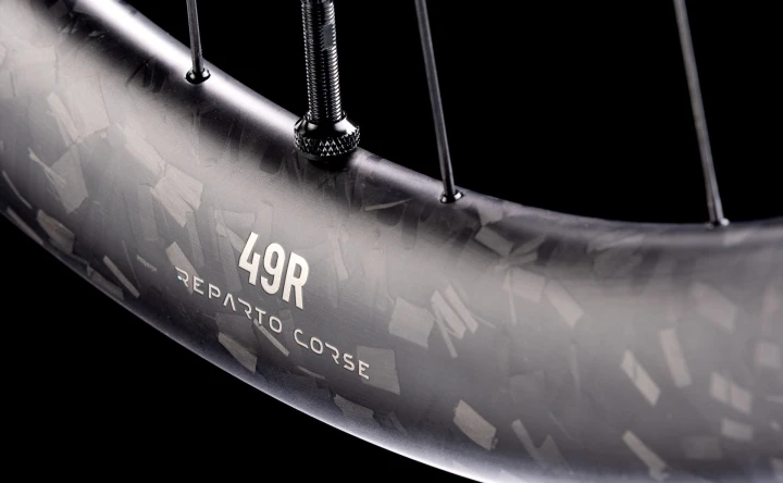 Rower szosowy Bianchi Infinito Launch Edition_5.jpg