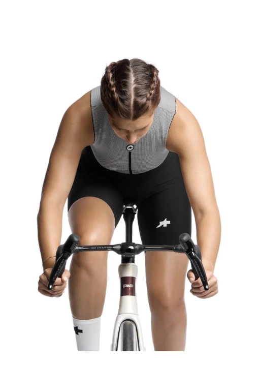Spodenki kolarskie damskie Assos UMA GT S11 Half Shorts Black Series_5.jpeg