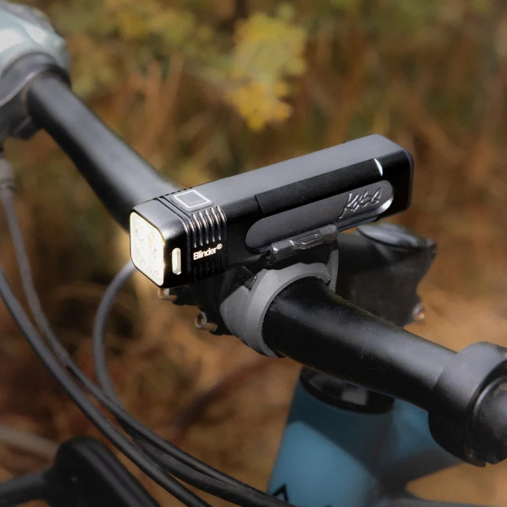 Zestaw lampek rowerowych Knog Blinder 700 & Plus Twinpack_1.webp