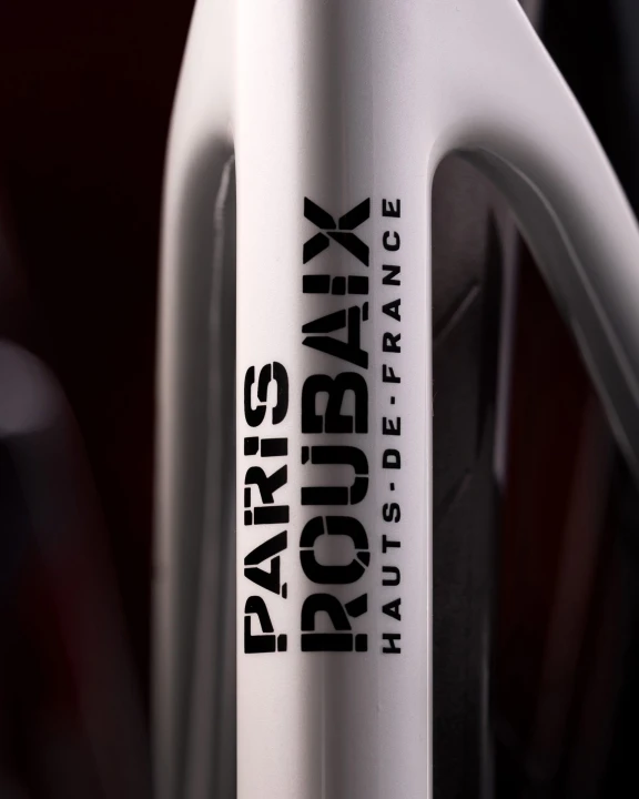 Rower szosowy Bianchi Infinito Paris Roubaix Edition, Ultegra 4iiii, RC 49R_4.jpg
