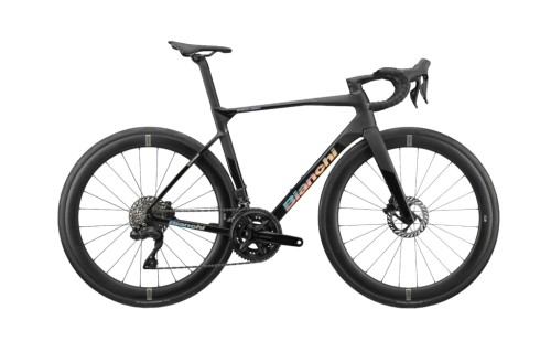 Rower szosowy Bianchi Specialissima 2026 105 Di2, Black in black.jpg