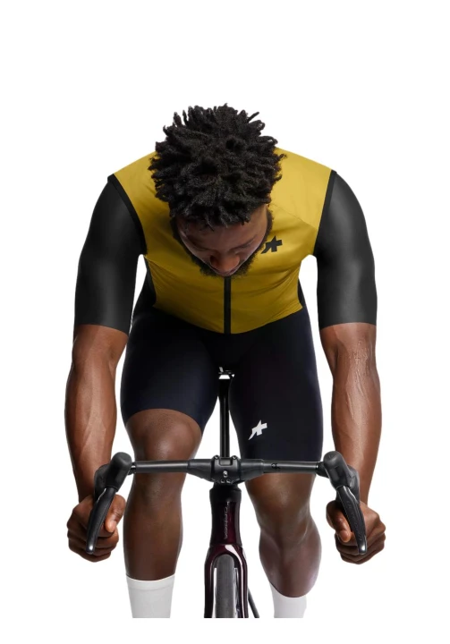 Kamizelka kolarska Assos MILLE GT S11 Wind Vest Golden Yellow_5.jpeg