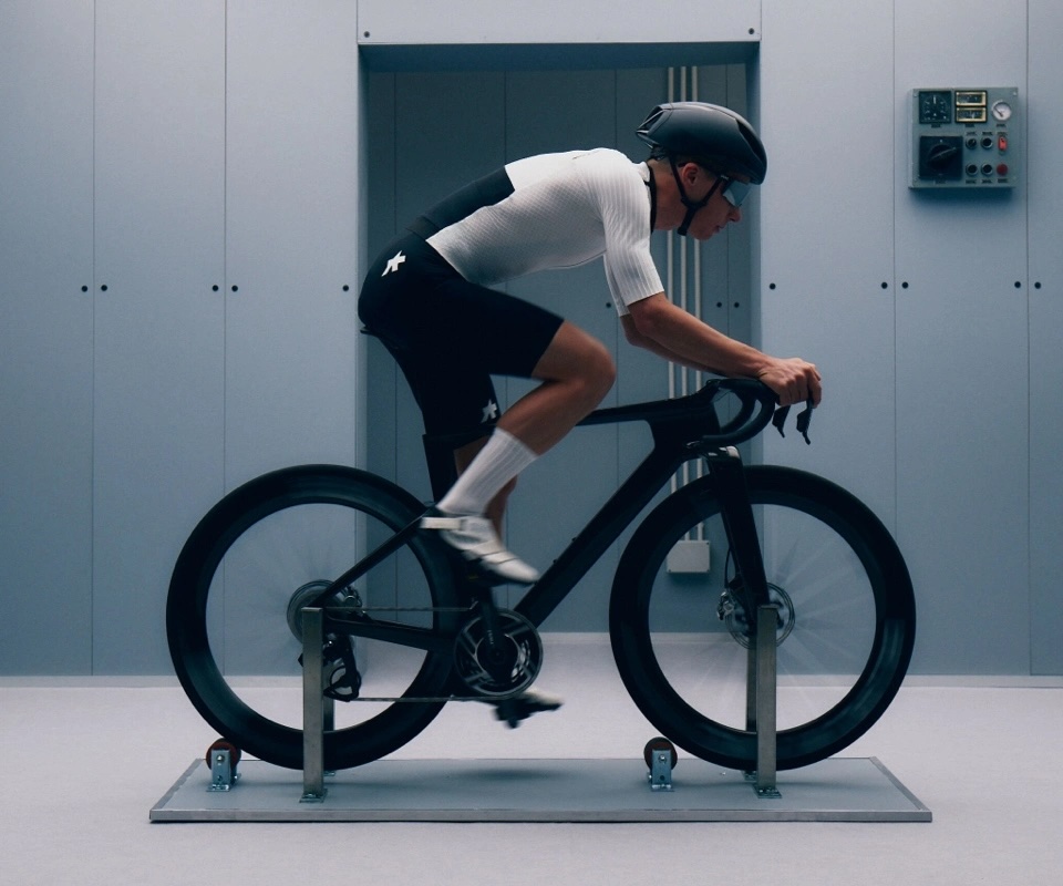 ASSOS Equipe RSR Bolide BIB Shorts S11 – spodenki kolarskie na szelkach aero