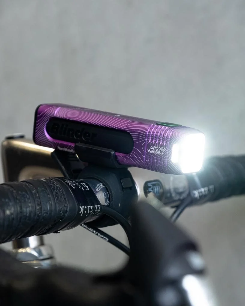 Przednia lampka rowerowa Knog Blinder 900 Limited Spec. Bike/RS